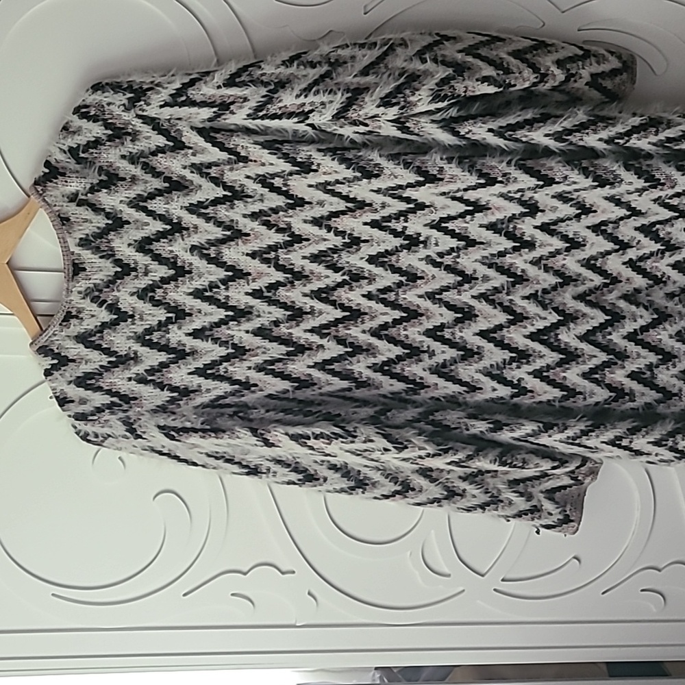 Absolutely Famous Chevron Eyelash Cardigan - 2X - Picture 11 of 11
